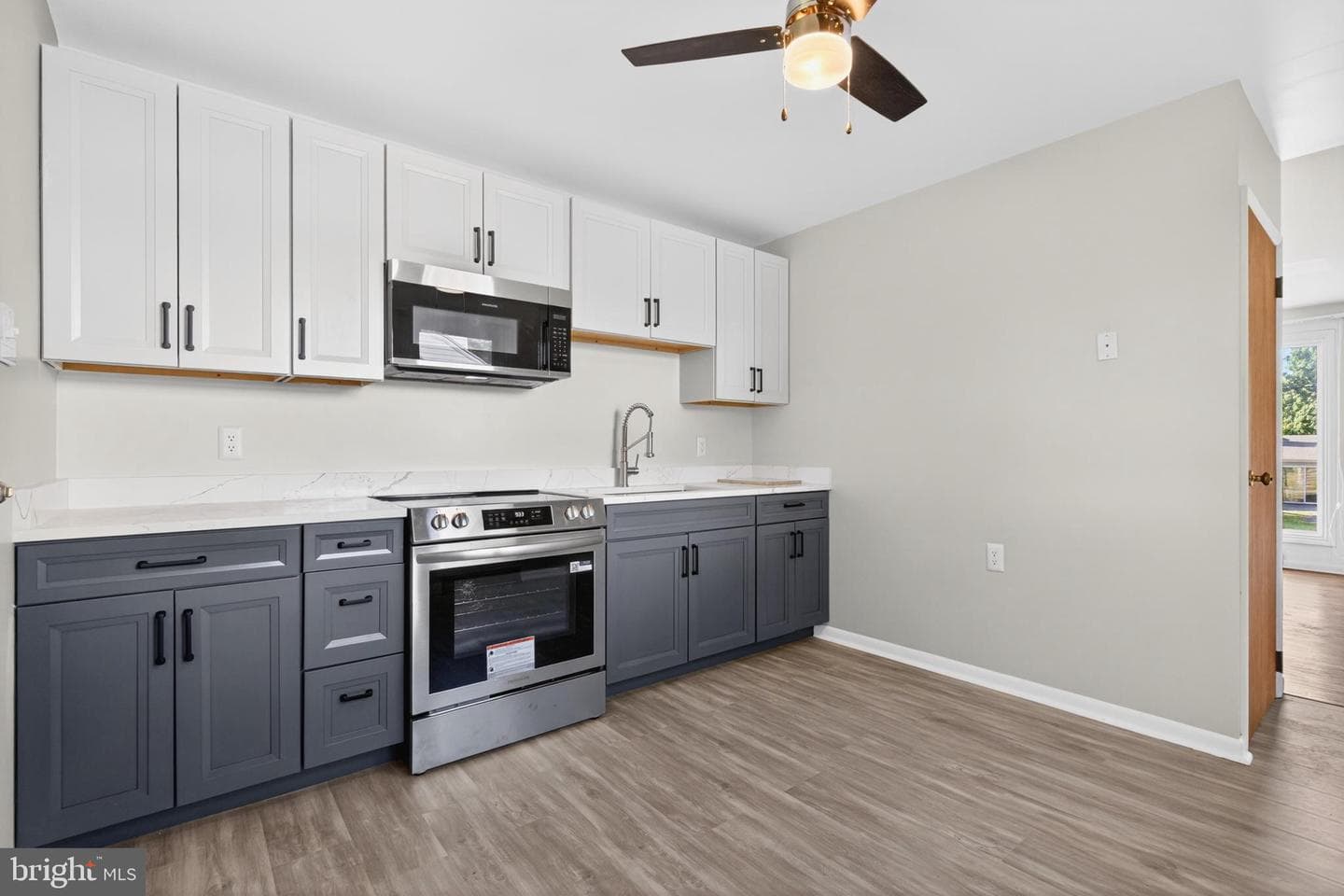 6210 Catherine Street photo 8