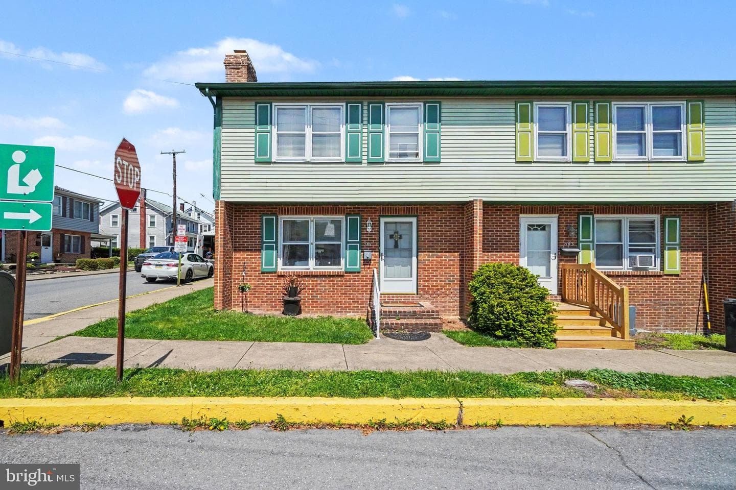 501 Center Street photo 2