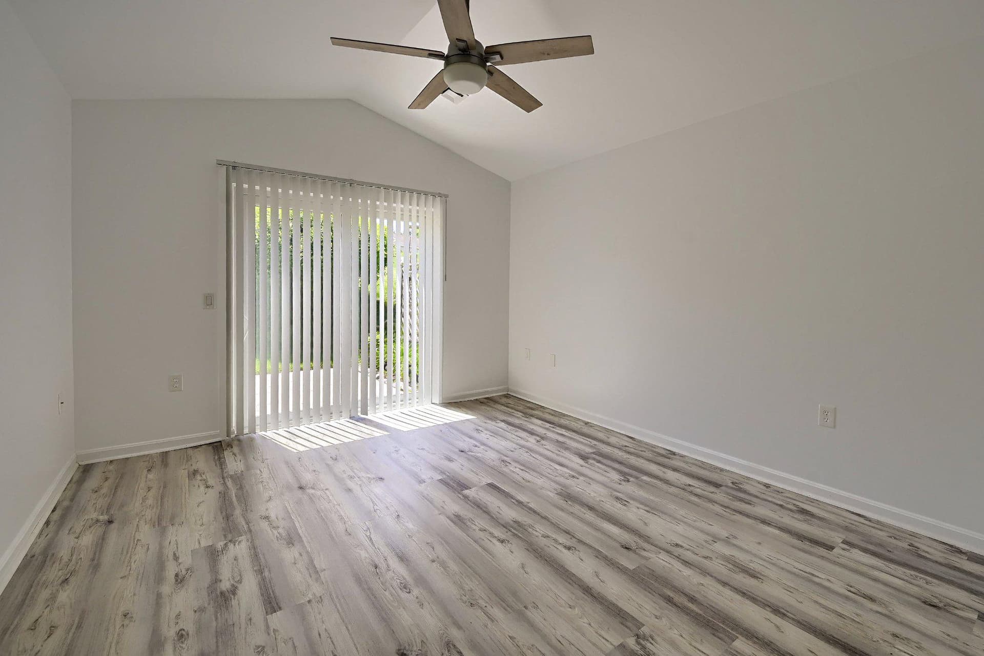 6248 S Highlands Circle photo 14