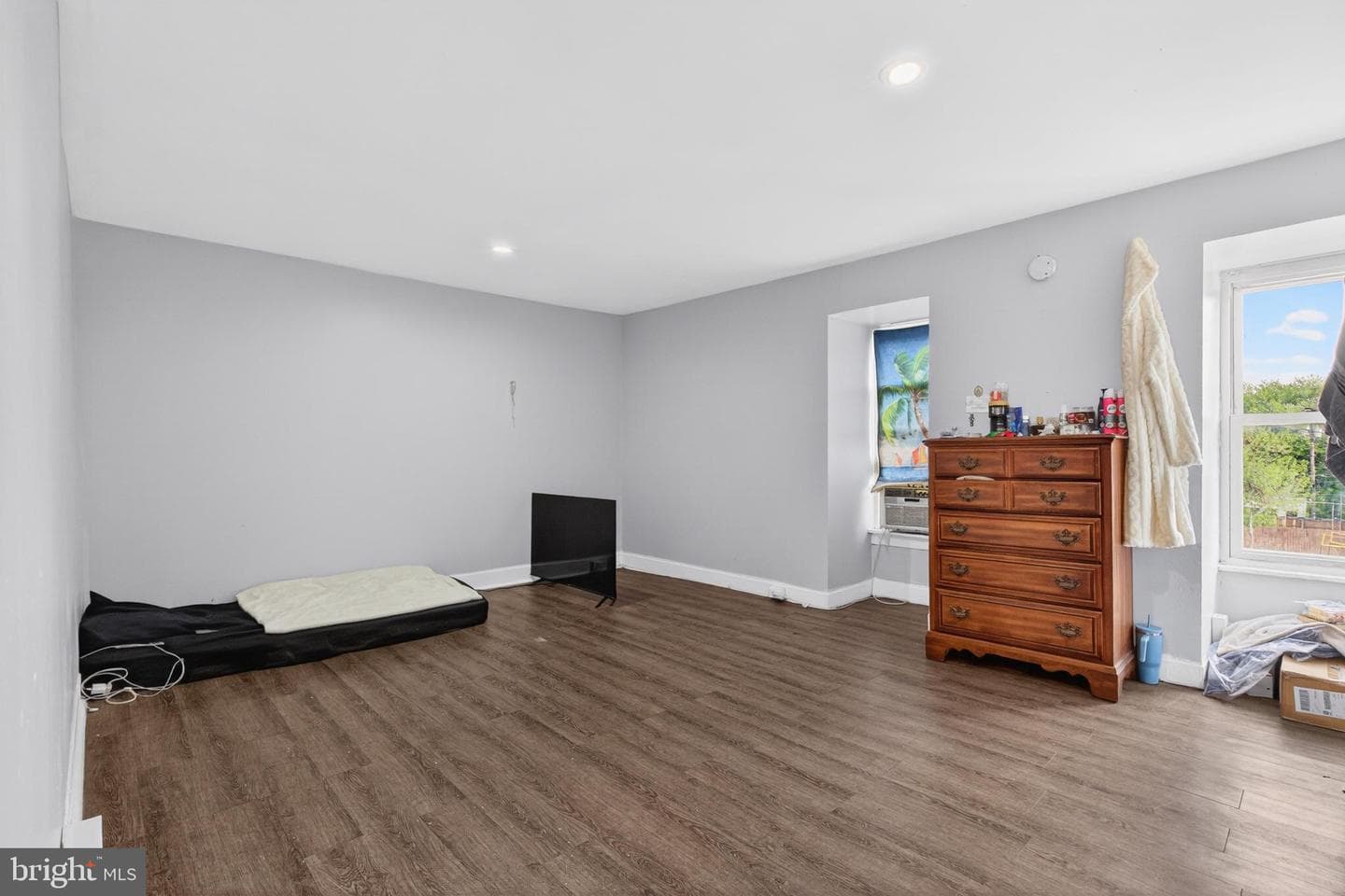 1348 Vernon Street photo 27