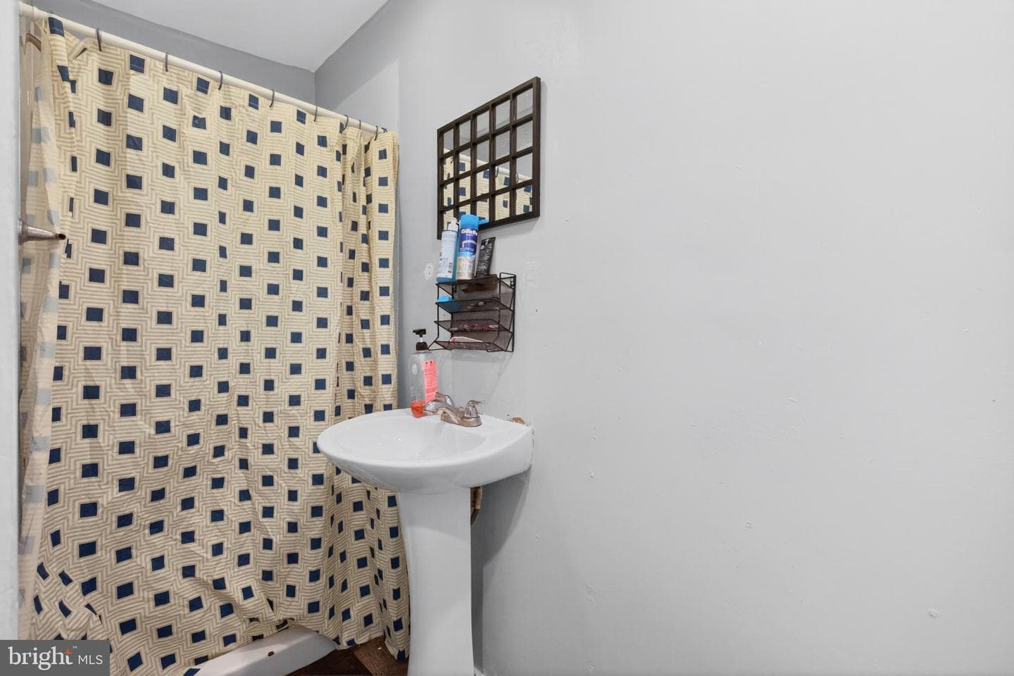 1348 Vernon Street photo 29