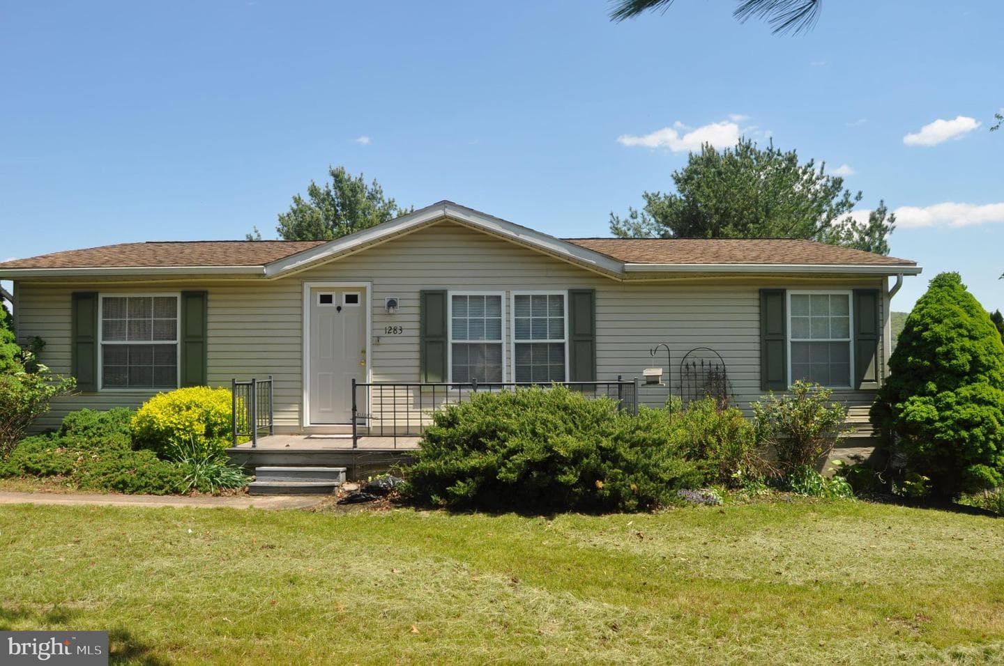 1283 Armstrong Valley Road photo 1