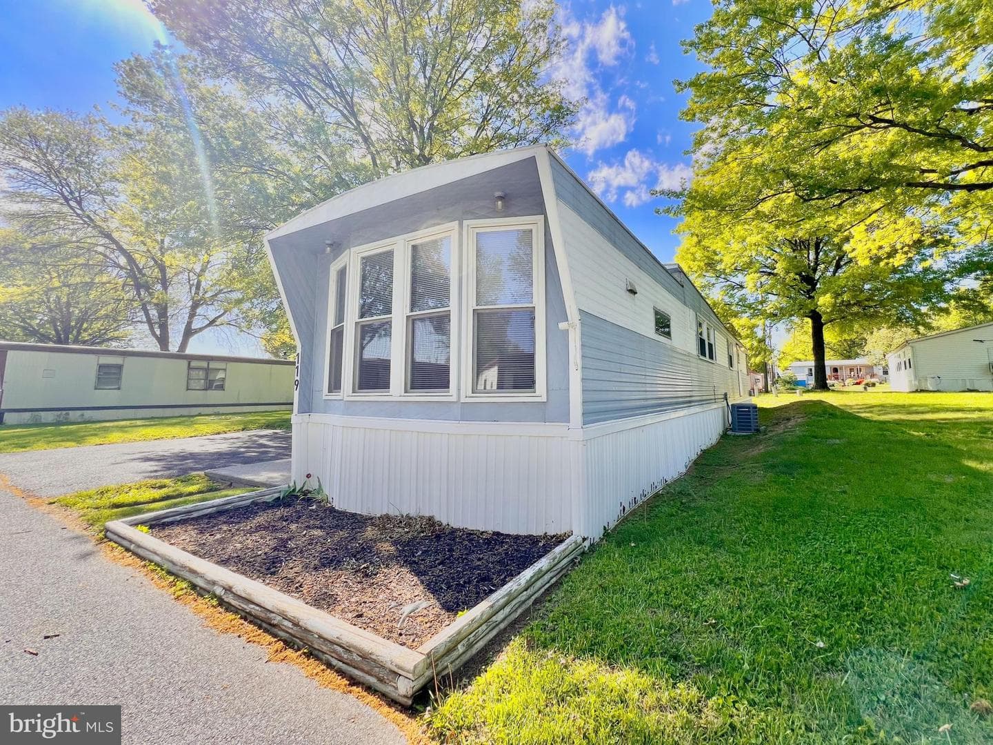 119 Andrew Drive photo 1