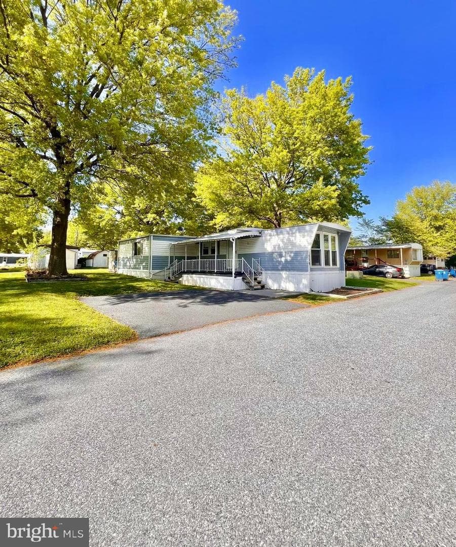 119 Andrew Drive photo 2
