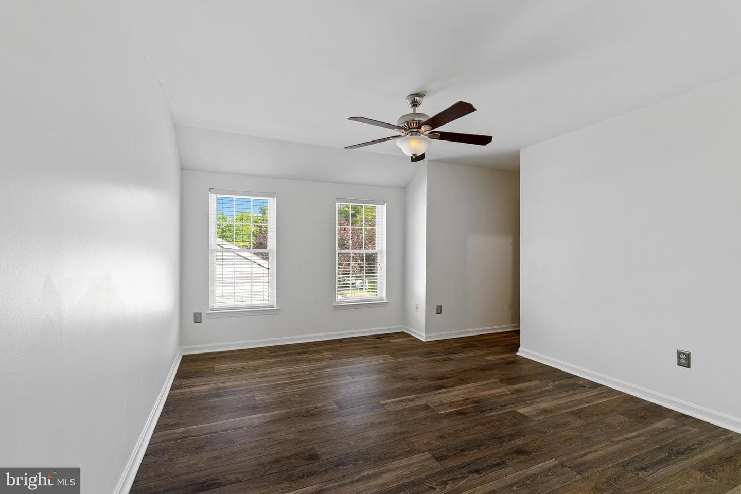2046 Wexford Road photo 16