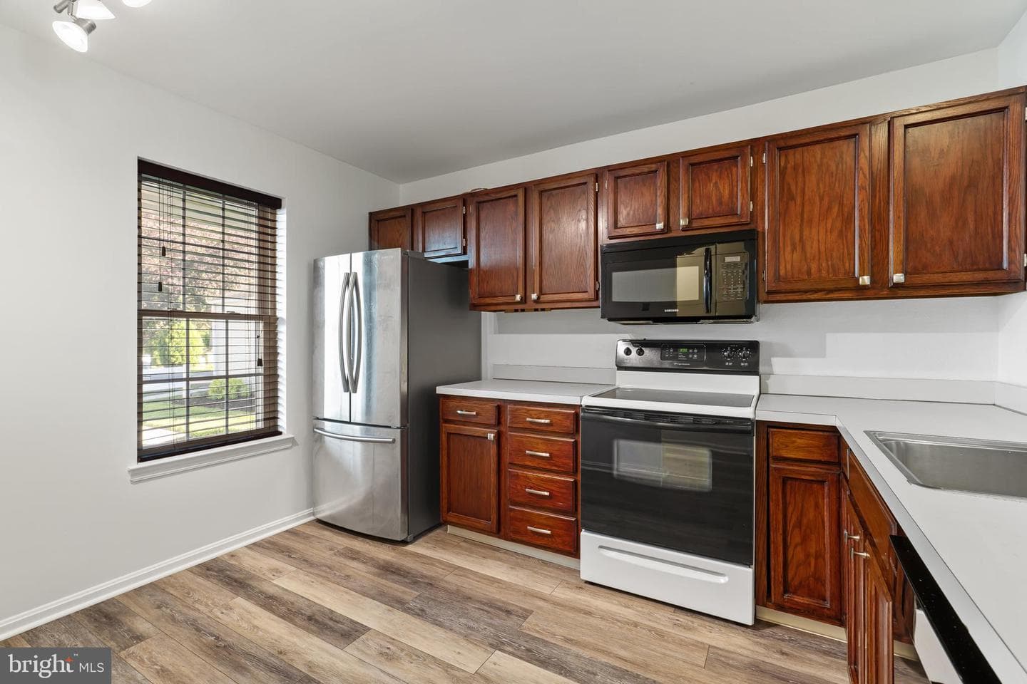 2046 Wexford Road photo 5