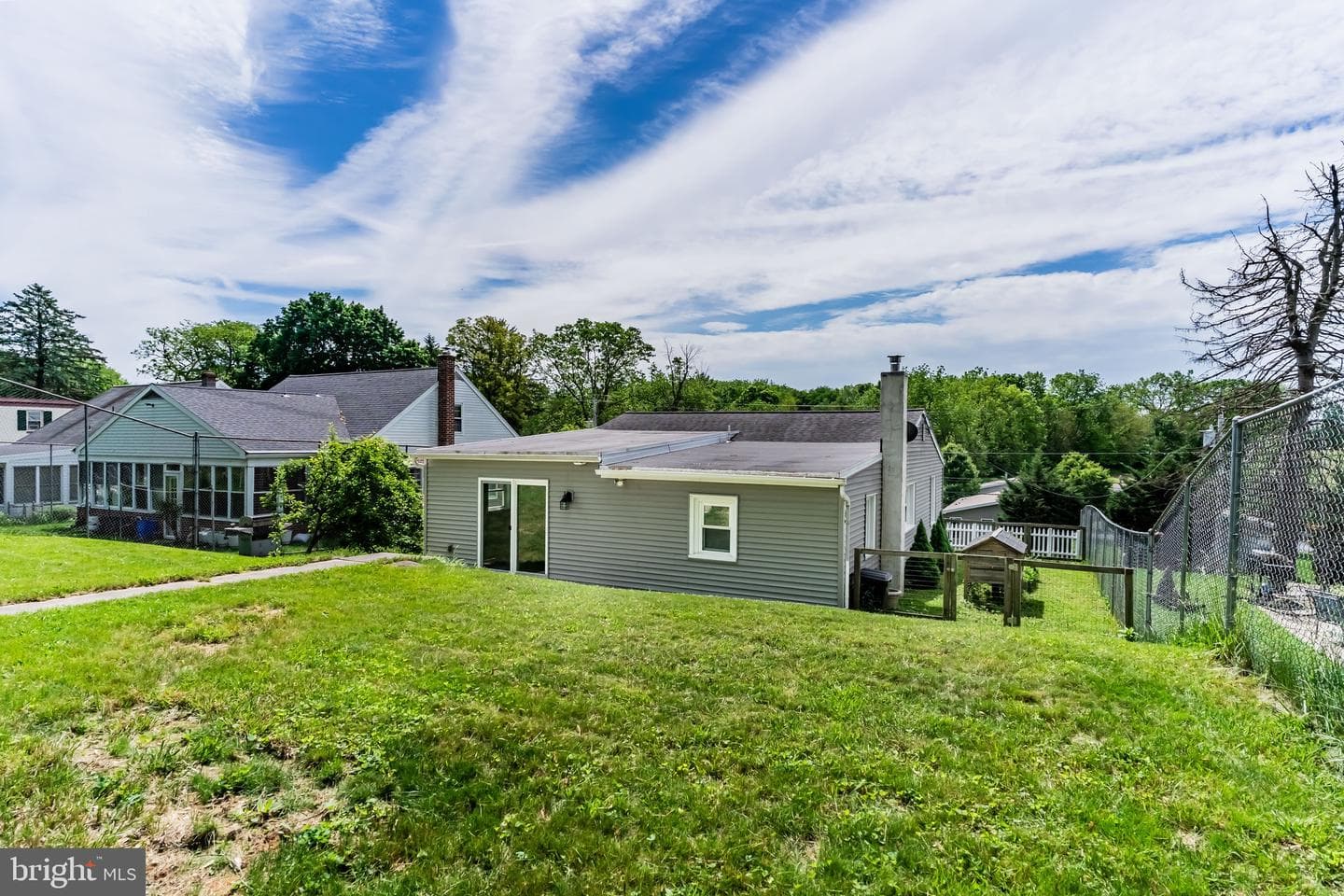 1231 E Caracas Avenue photo 22