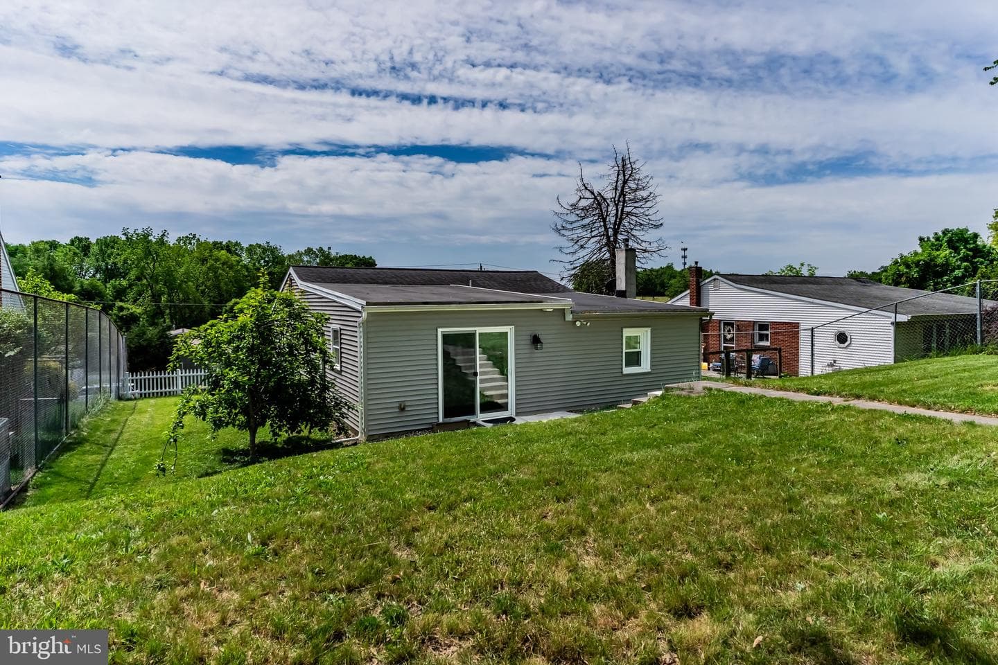 1231 E Caracas Avenue photo 23