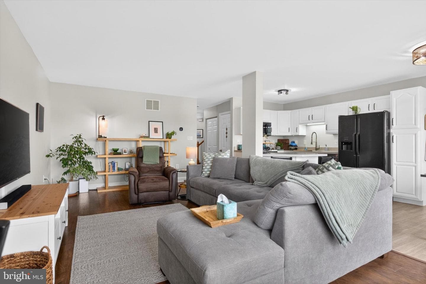 220 Buckley Drive photo 3