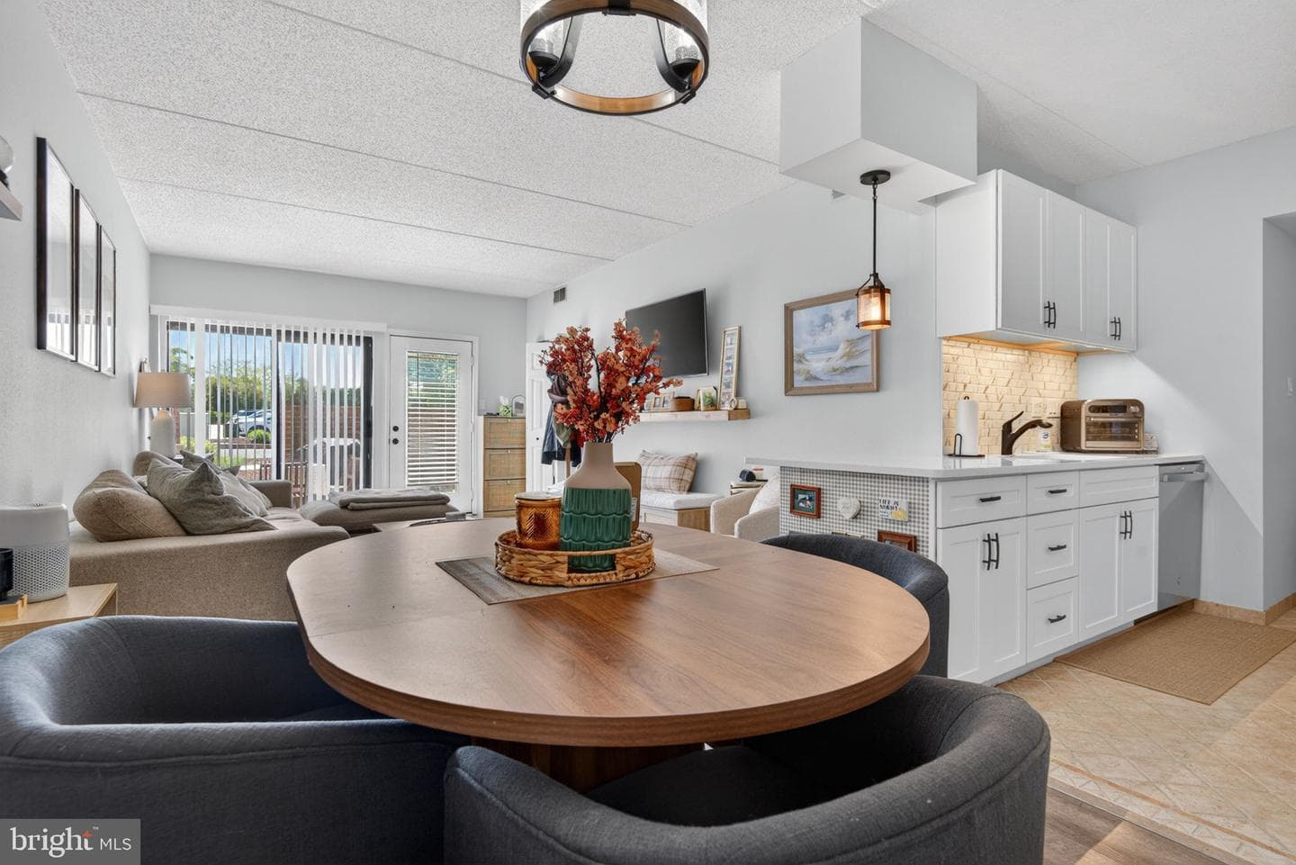 204 Cherrington Drive photo 11