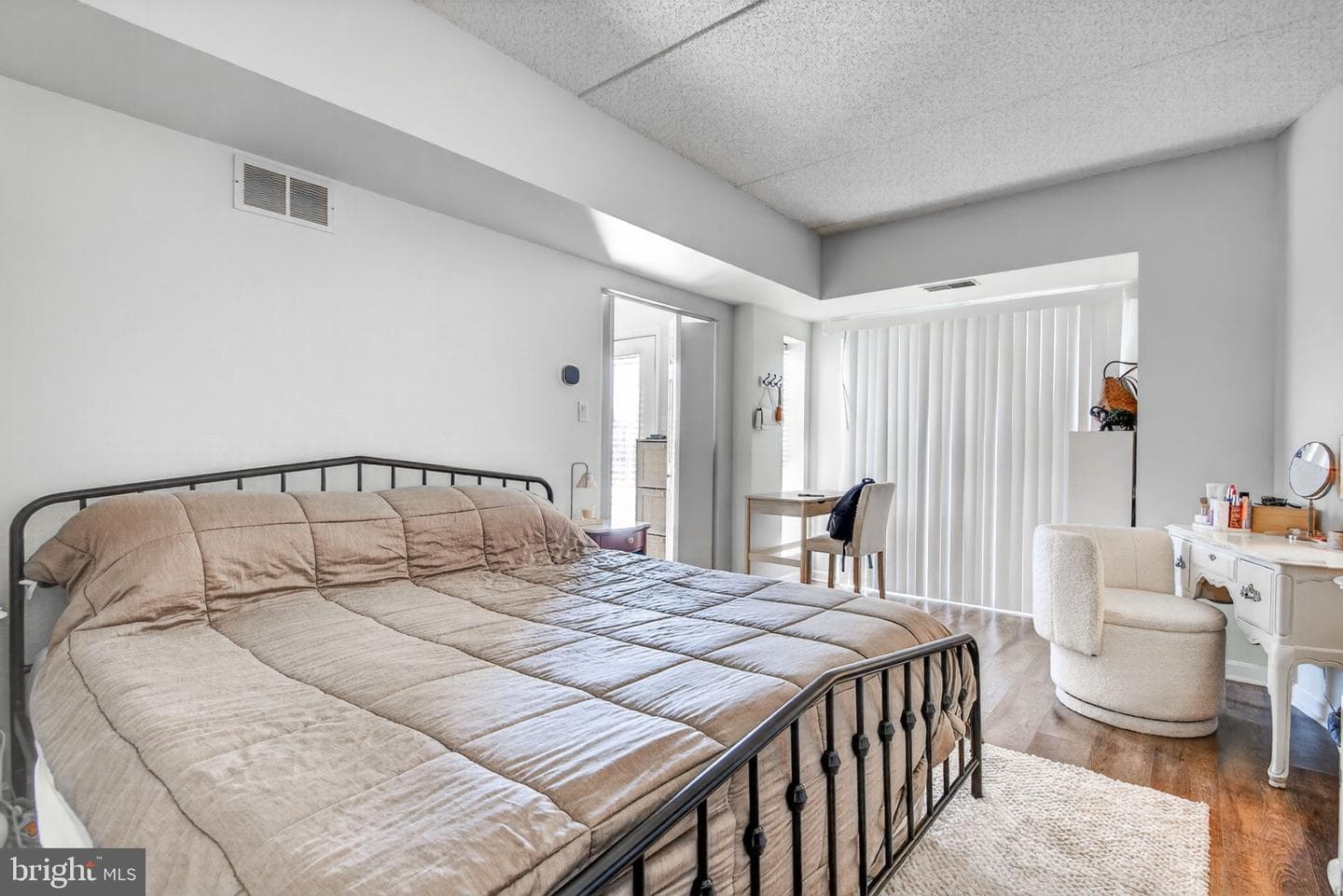 204 Cherrington Drive photo 18