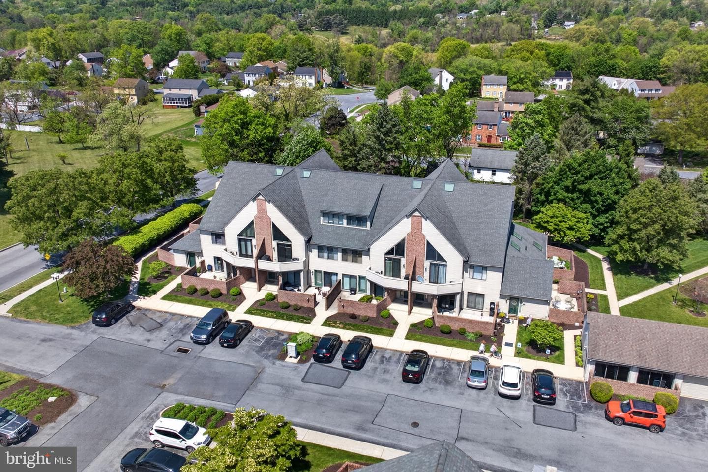 204 Cherrington Drive photo 23