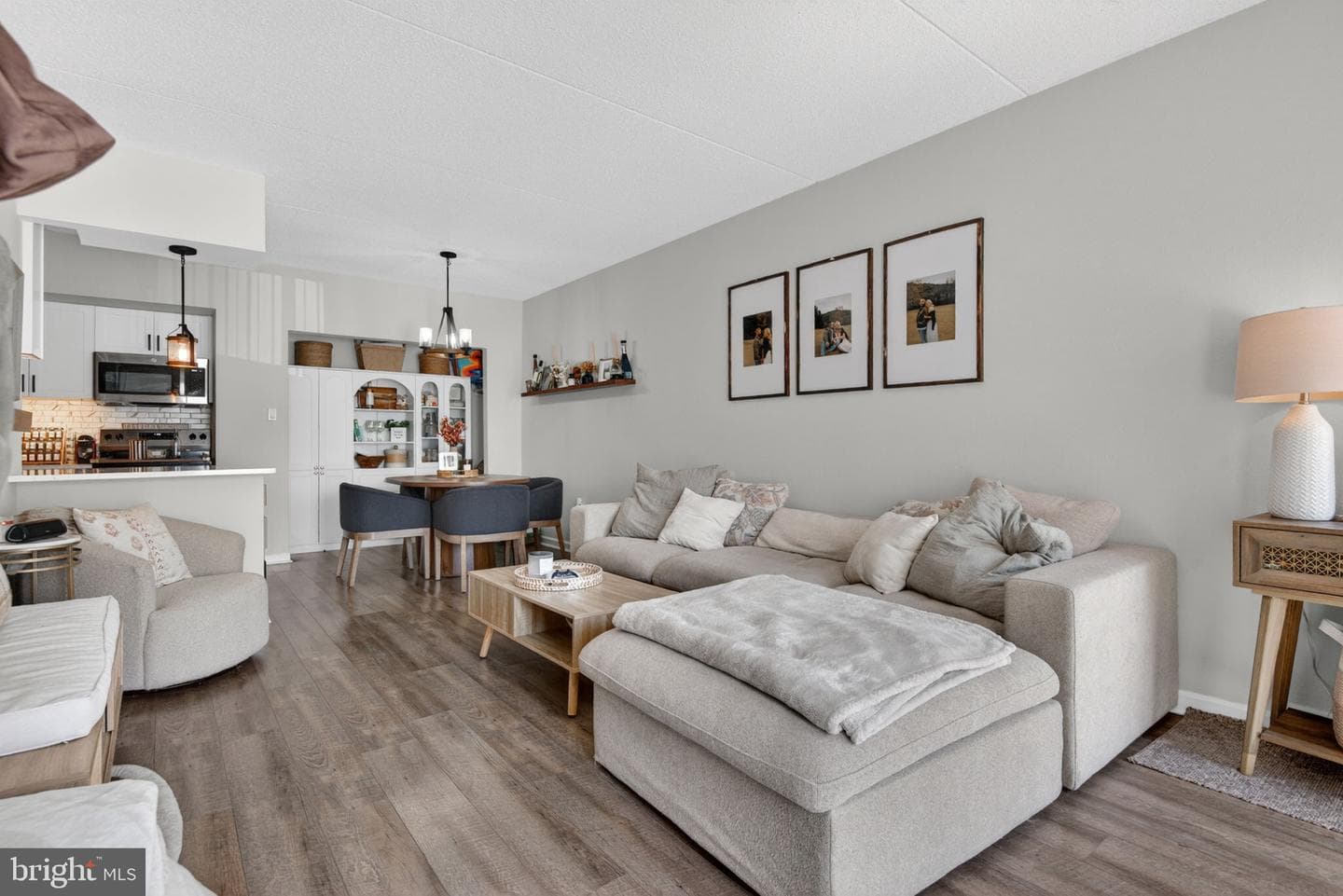 204 Cherrington Drive photo 7