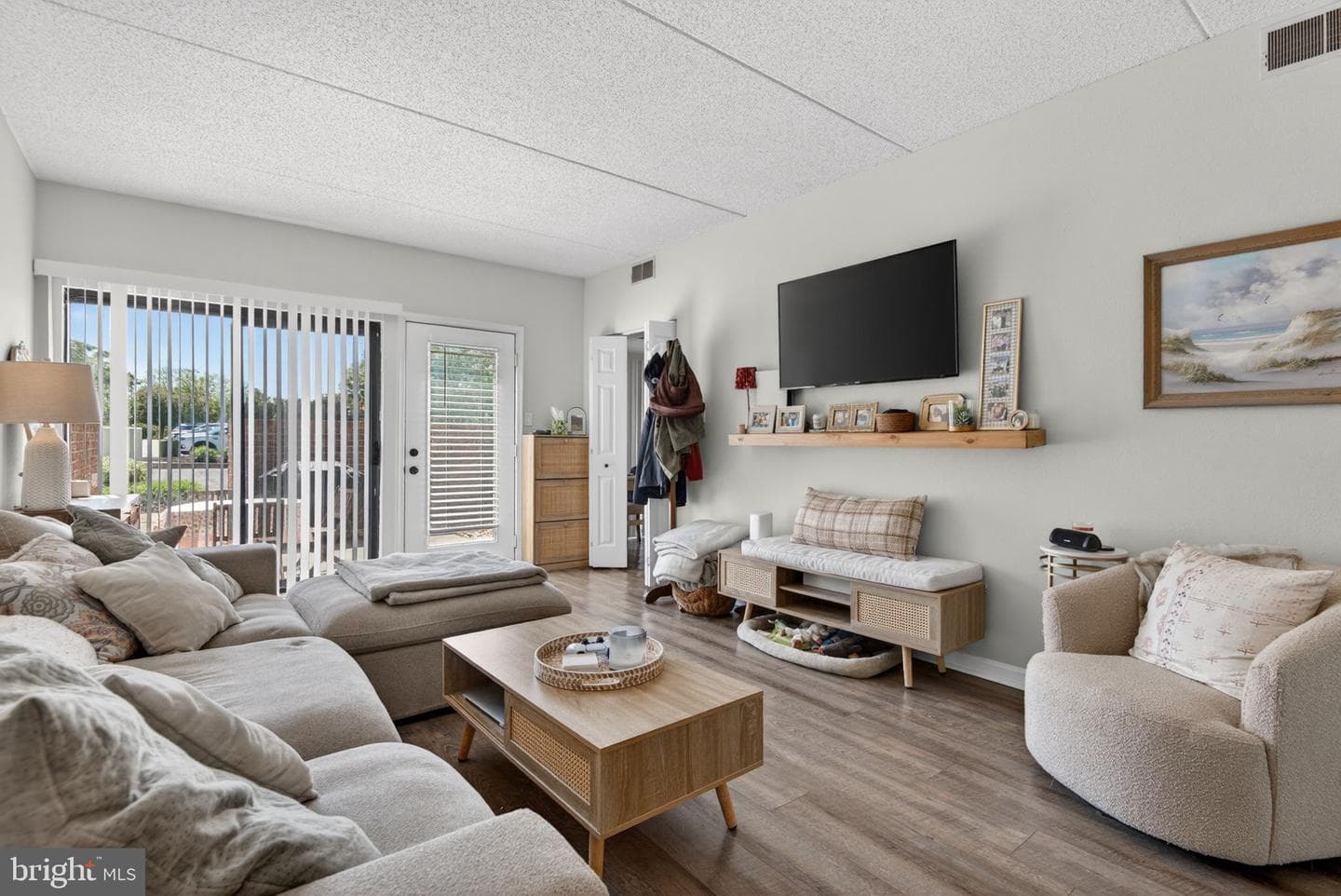 204 Cherrington Drive photo 9