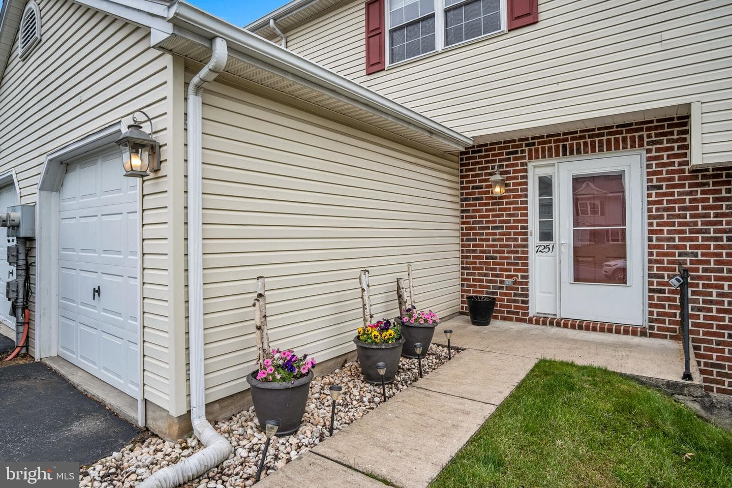 7251 Huntingdon Street photo 3