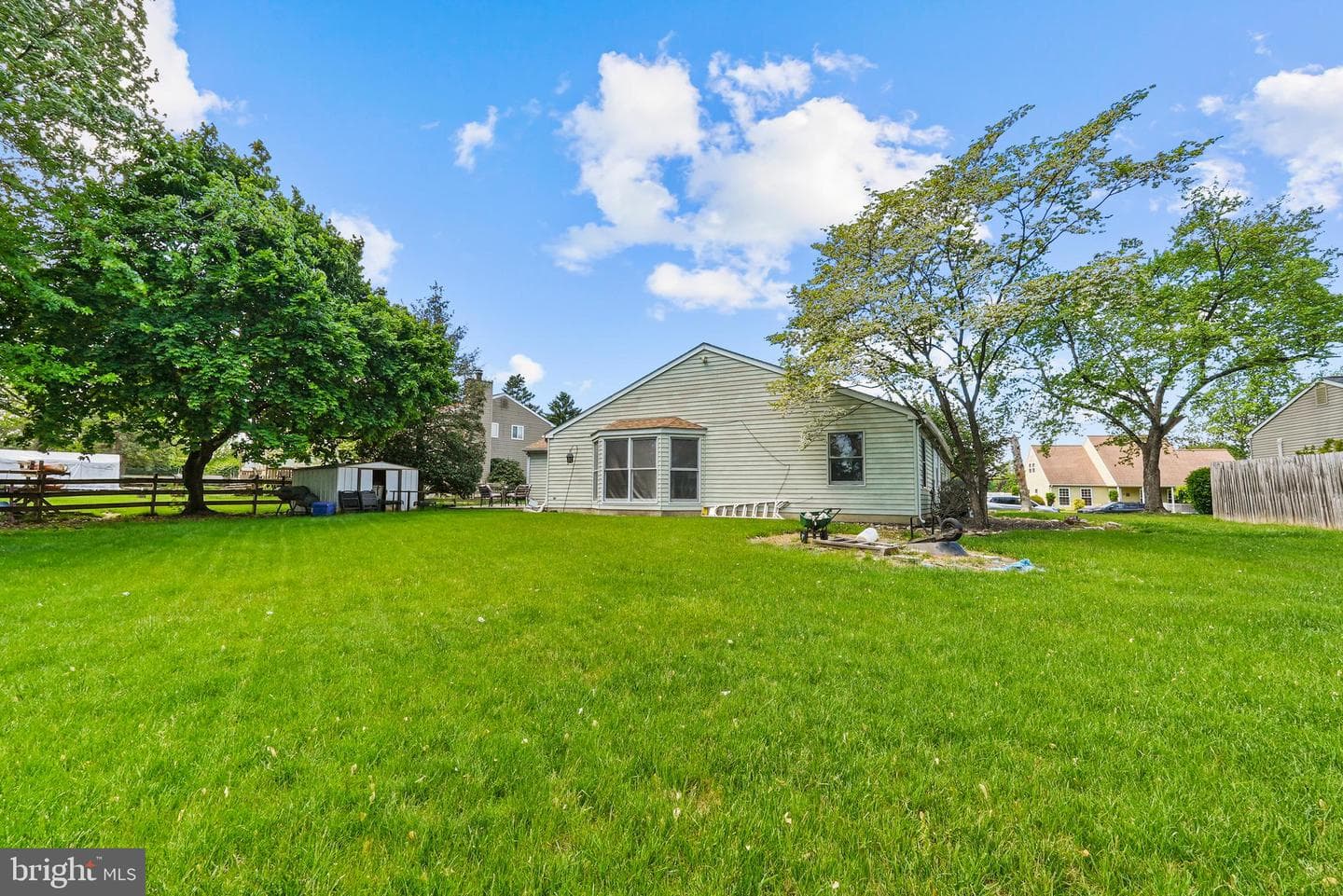 138 Huntley Drive photo 23