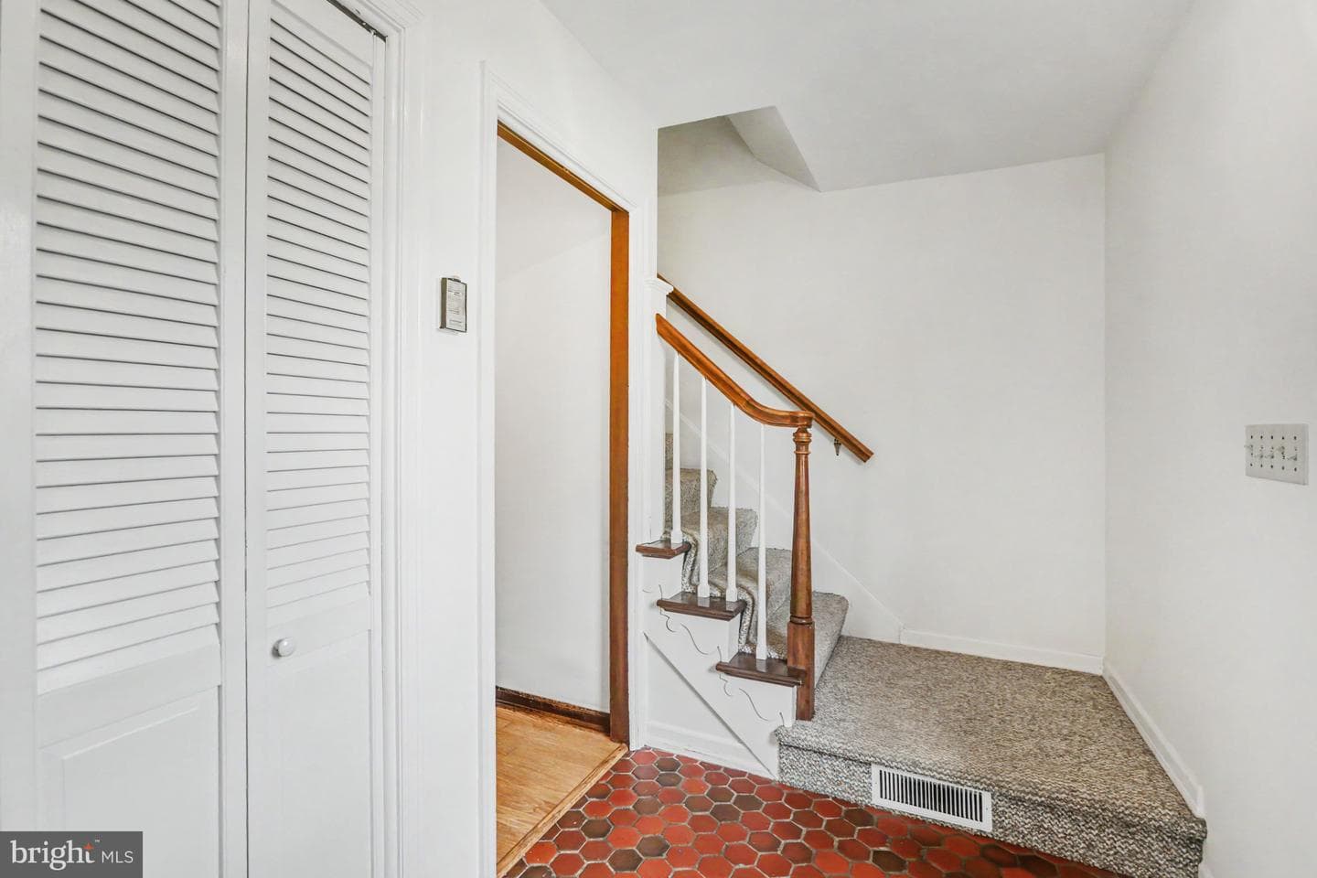 1121 Green Tree Road photo 6