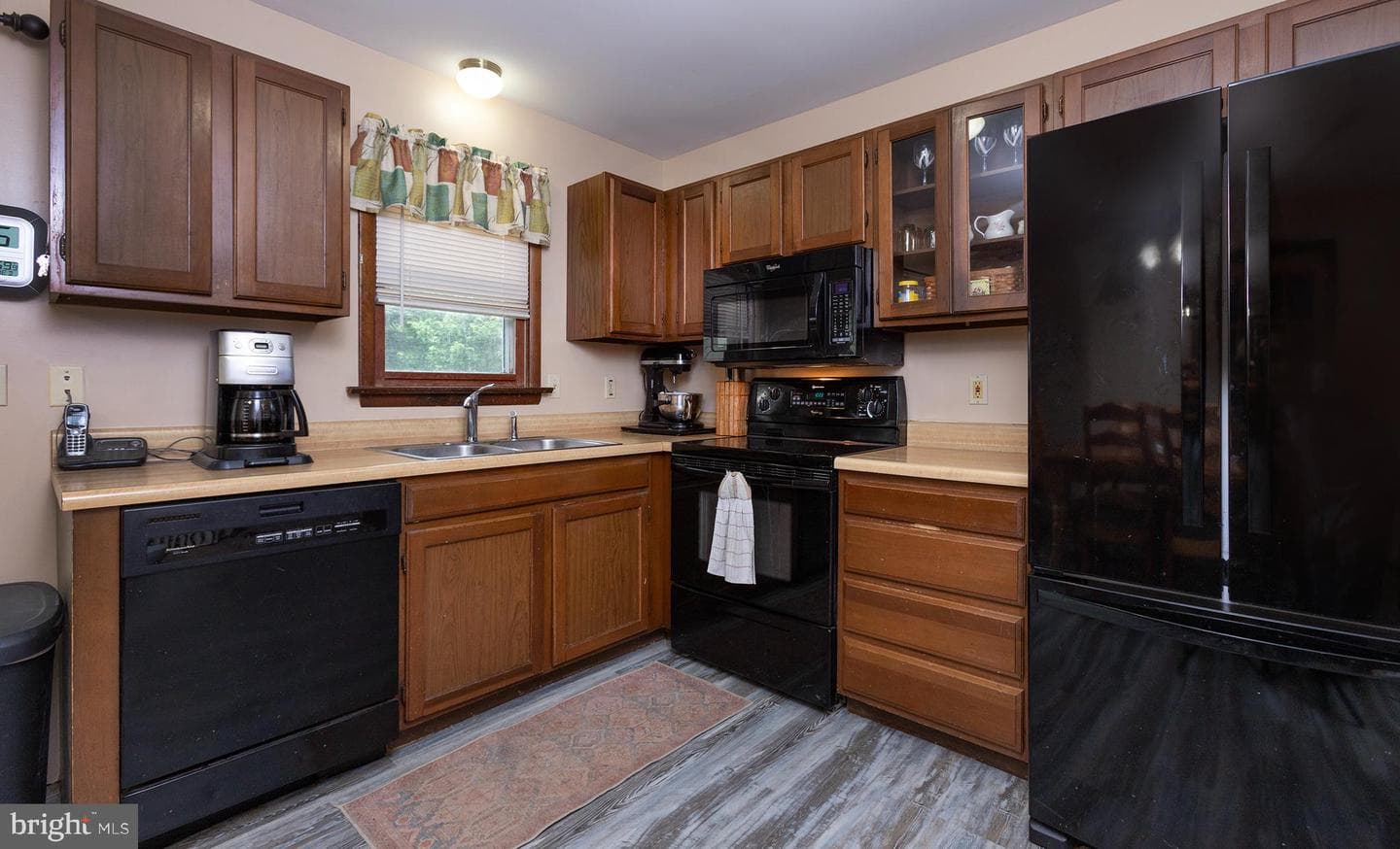 124 Evergreen Street photo 8