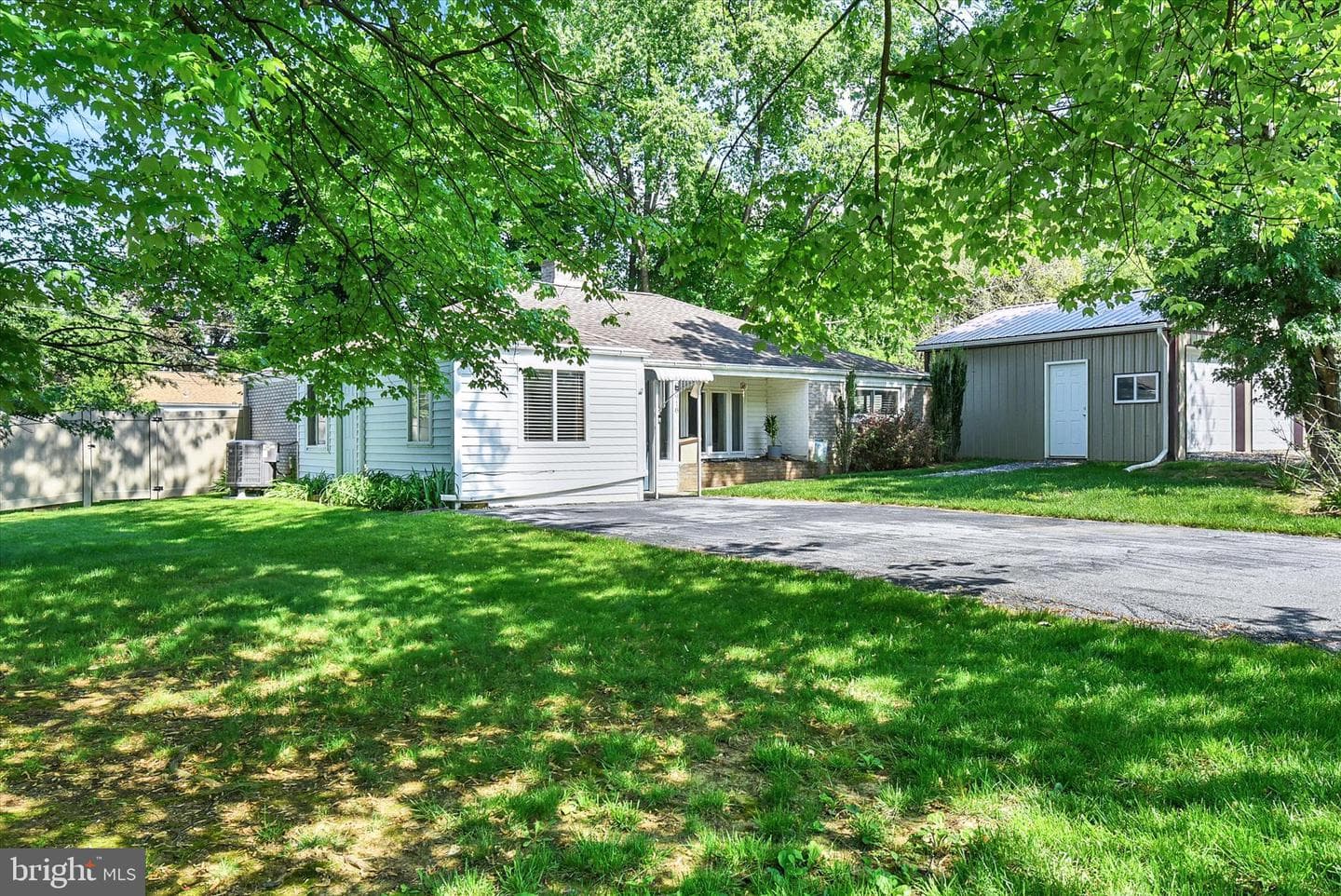 918 Elm Avenue photo 3
