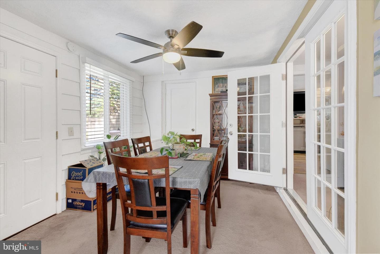 918 Elm Avenue photo 4