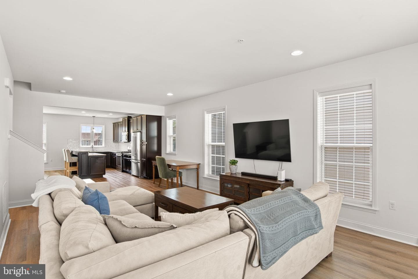 541 Fawn Lane photo 8