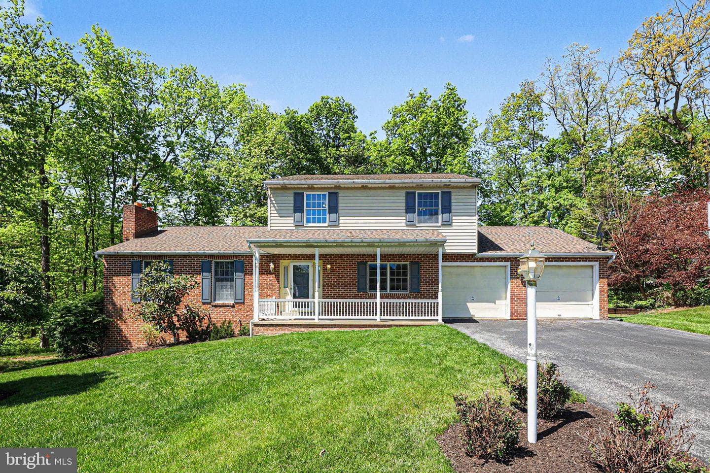 802 Leeds Court photo 1