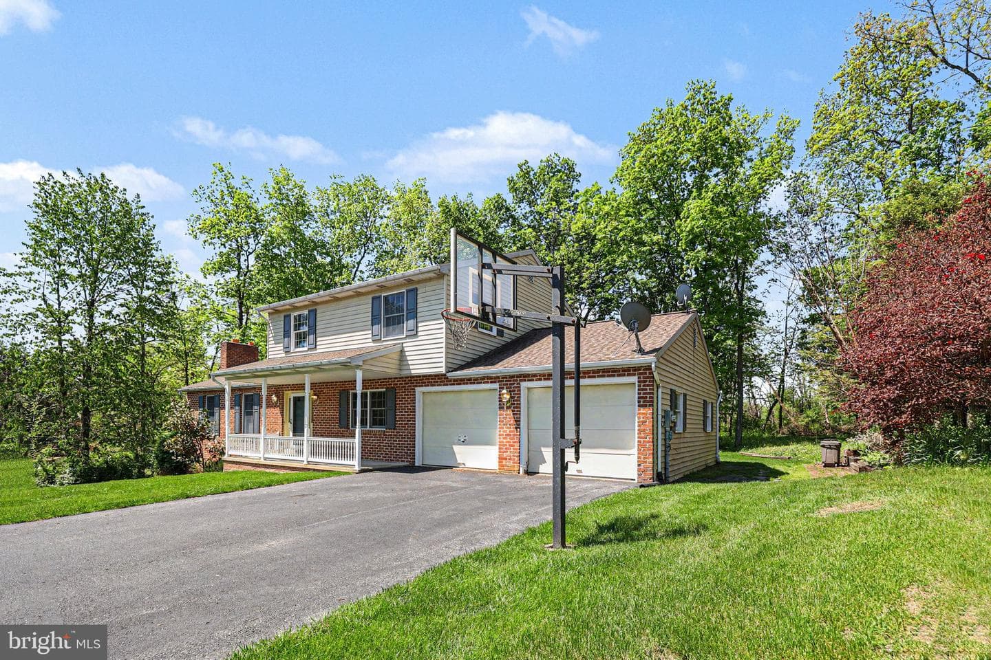 802 Leeds Court photo 3