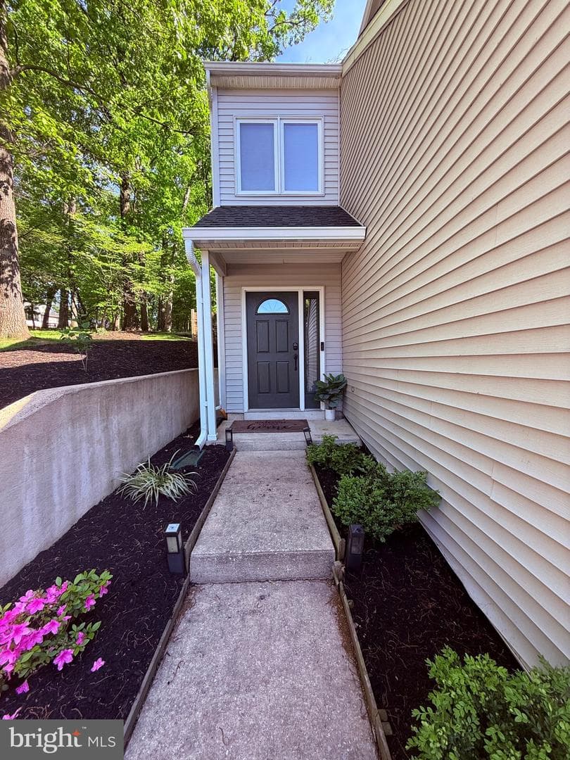 1023 Oak Knoll Drive photo 2