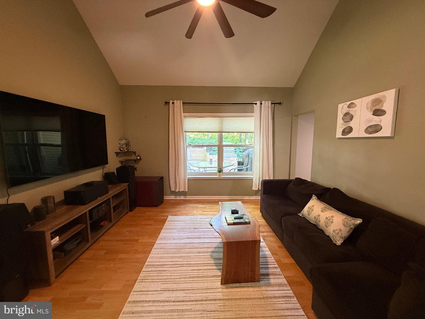 1023 Oak Knoll Drive photo 4