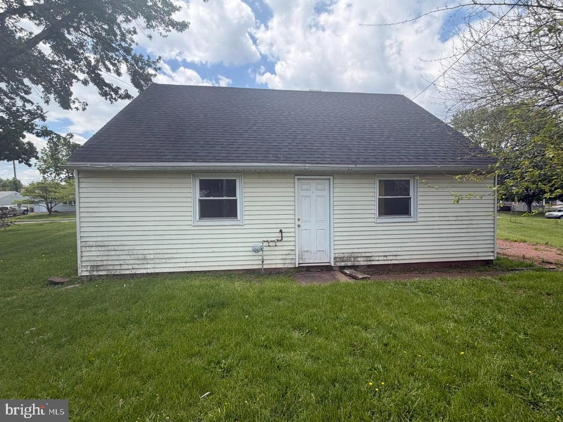 1058 N Pine Street photo 2