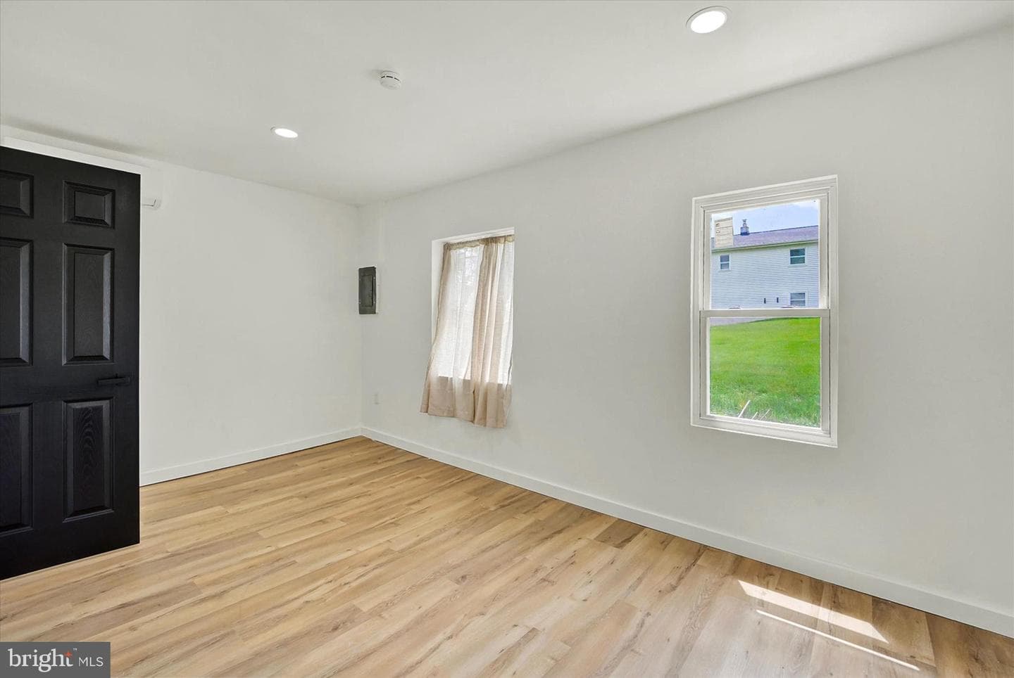2205 Clayton Avenue photo 9