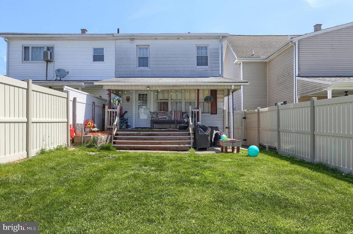 208 East Street photo 25