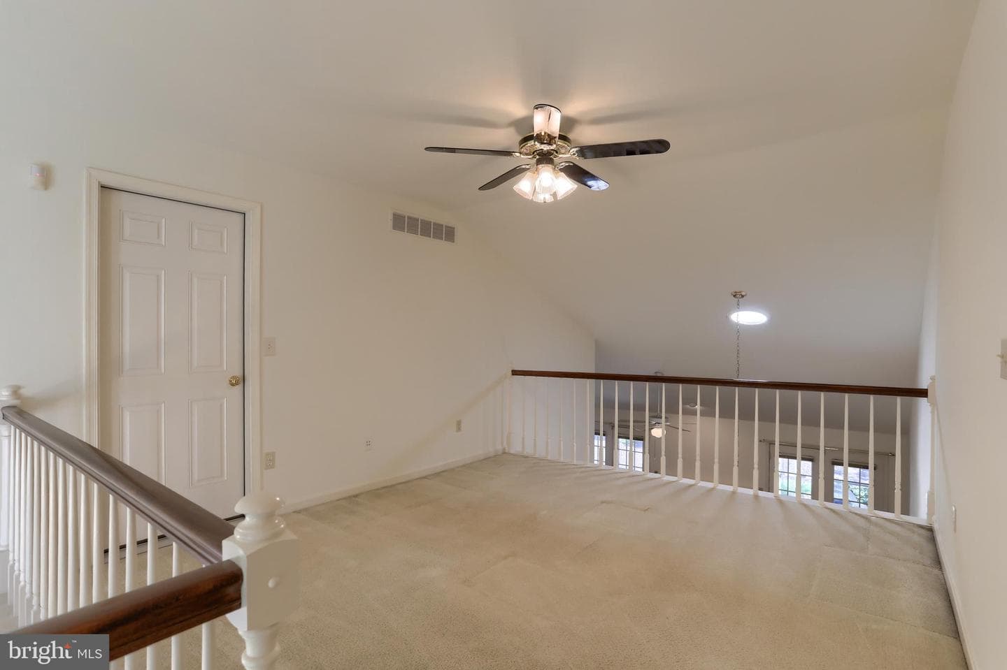 4 Cambridge Drive photo 35