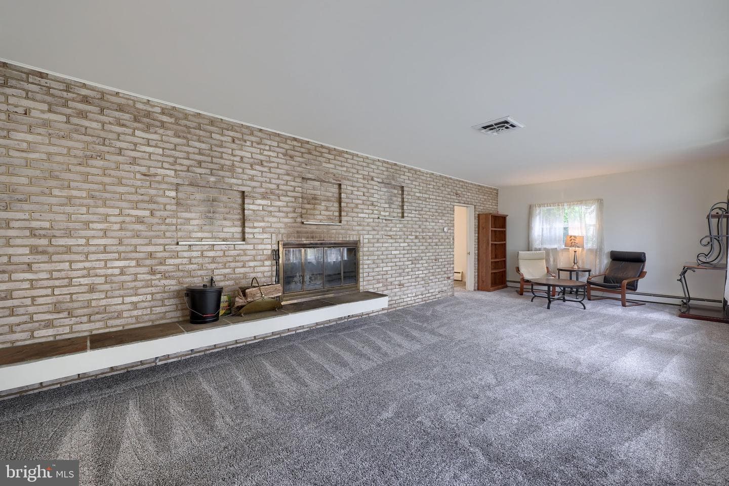 632 Adelia Street photo 8