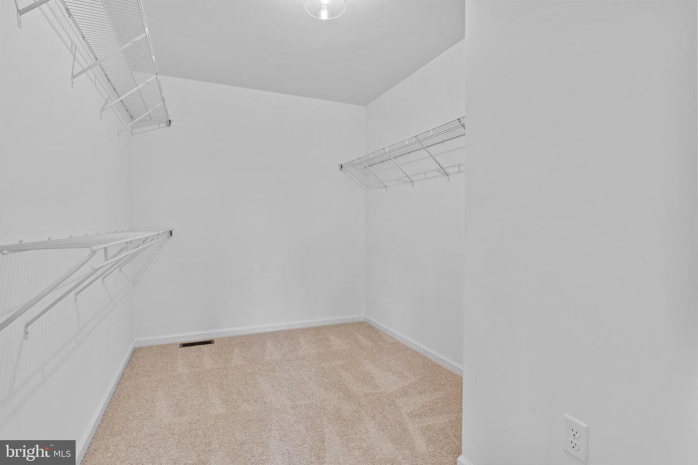 101 Wolfe Circle photo 16