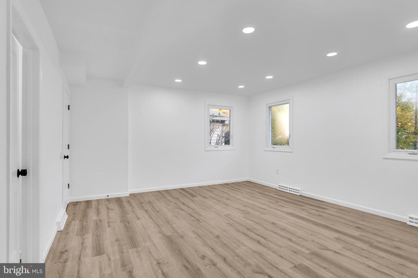 6470 Colchester Avenue photo 10