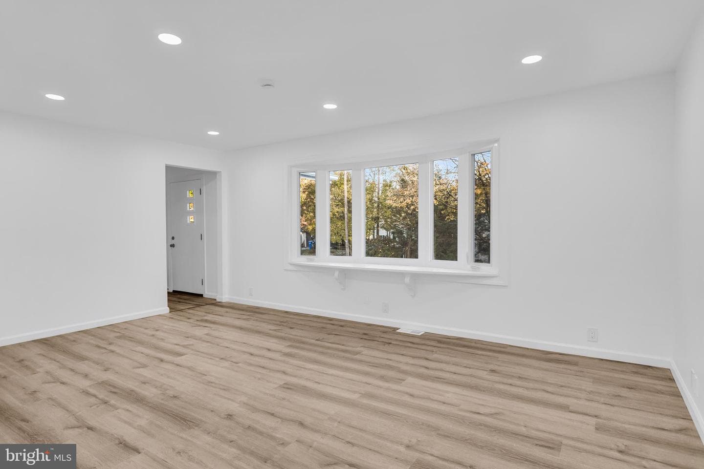 6470 Colchester Avenue photo 7