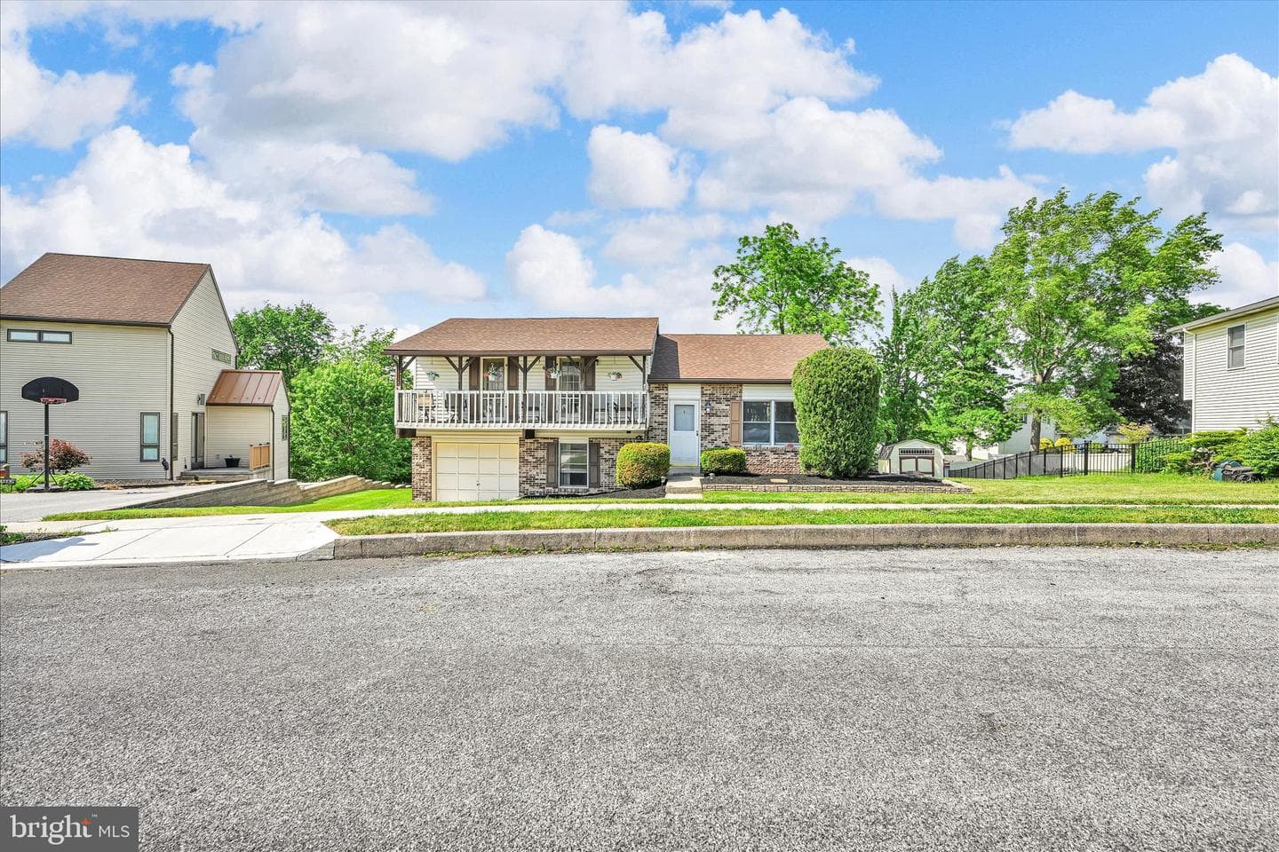 5561 Banbridge Drive photo 4