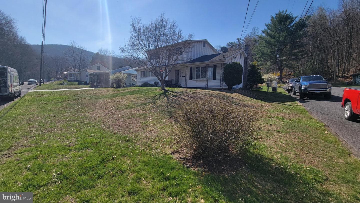 600 Parkview Road photo 3