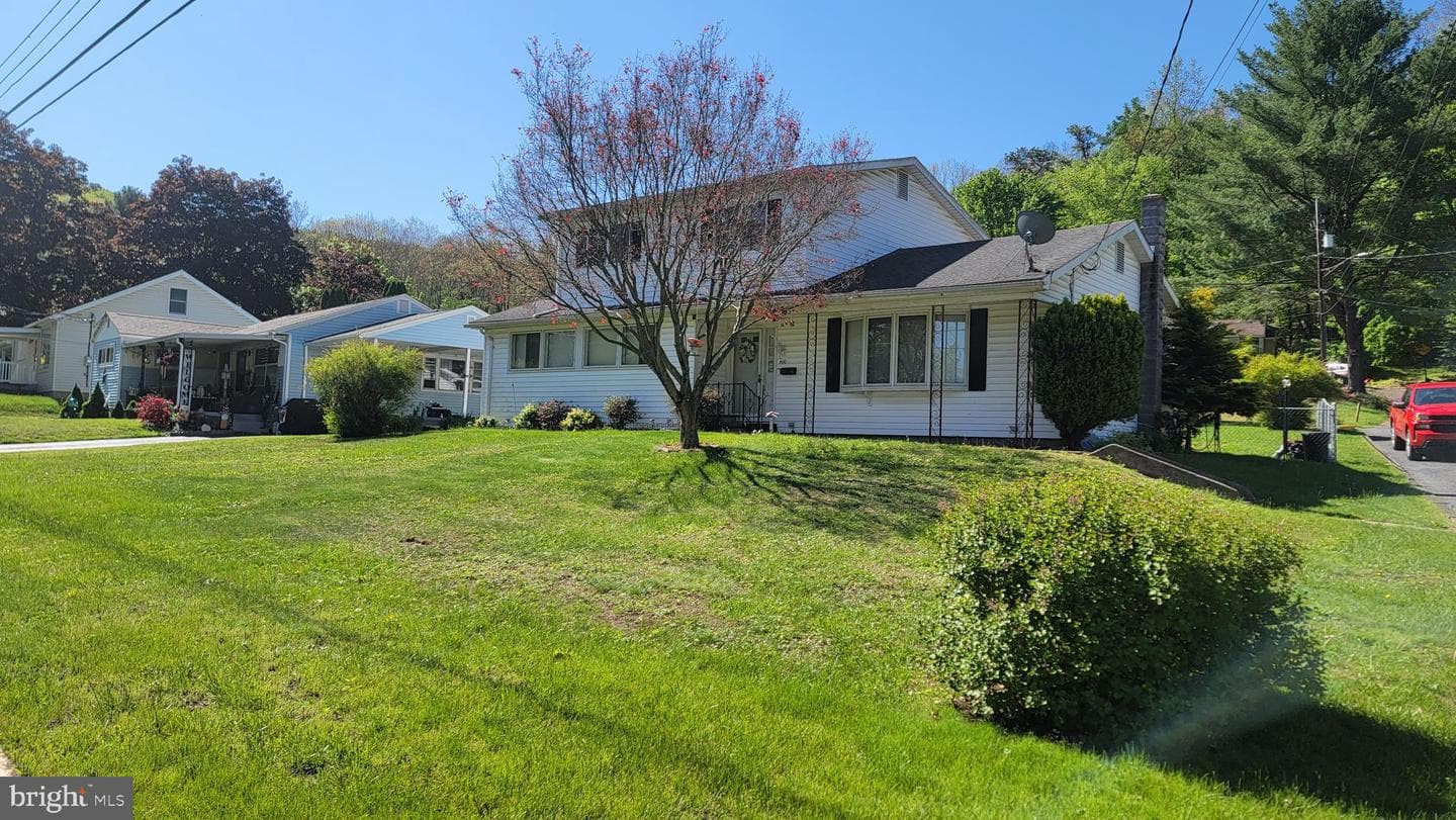 600 Parkview Road photo 9