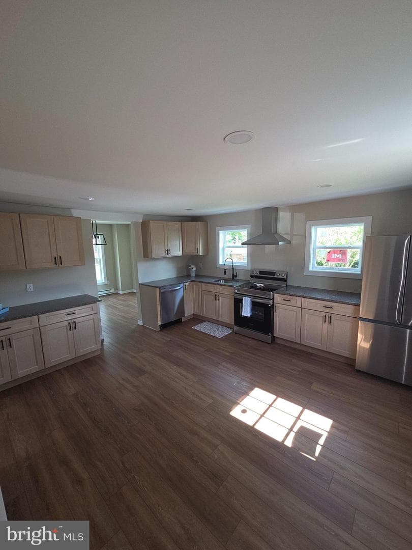 308 Vine Street photo 15