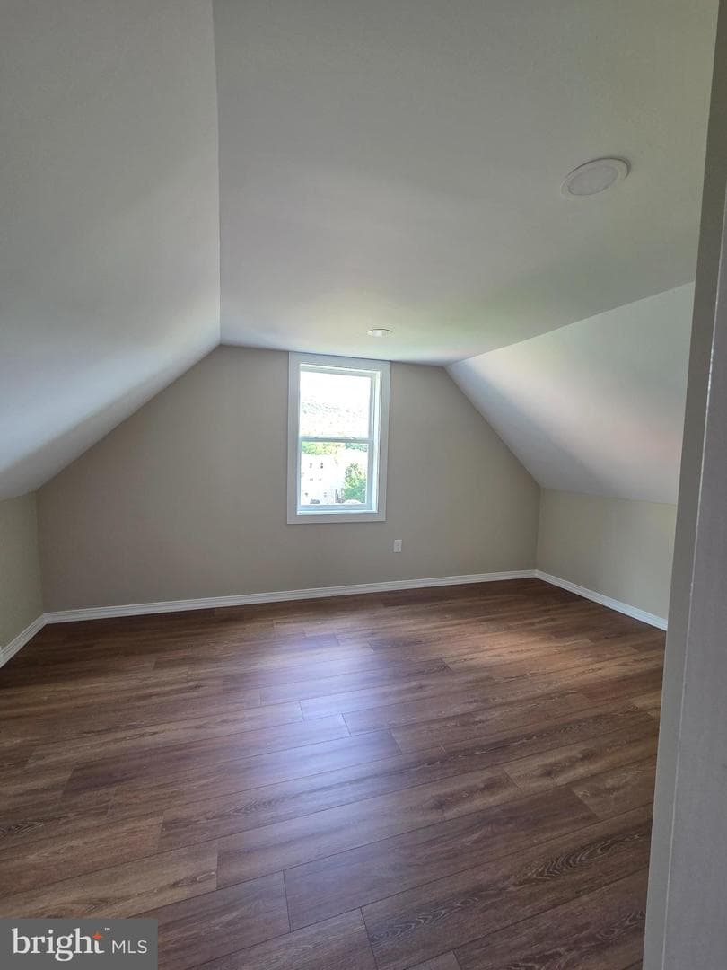 308 Vine Street photo 24