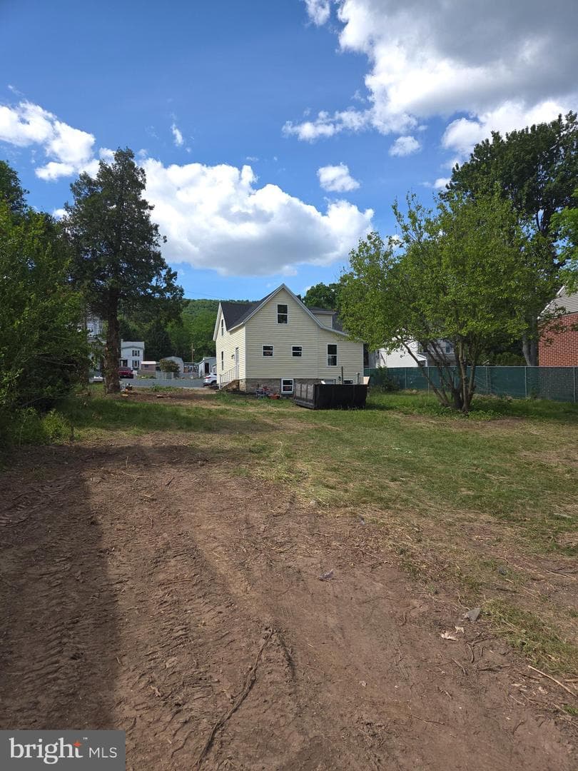 308 Vine Street photo 4