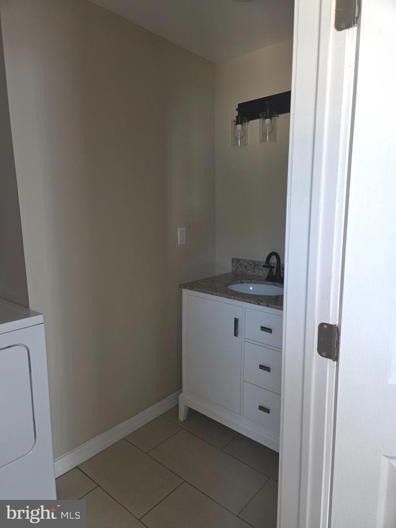 308 Vine Street photo 9