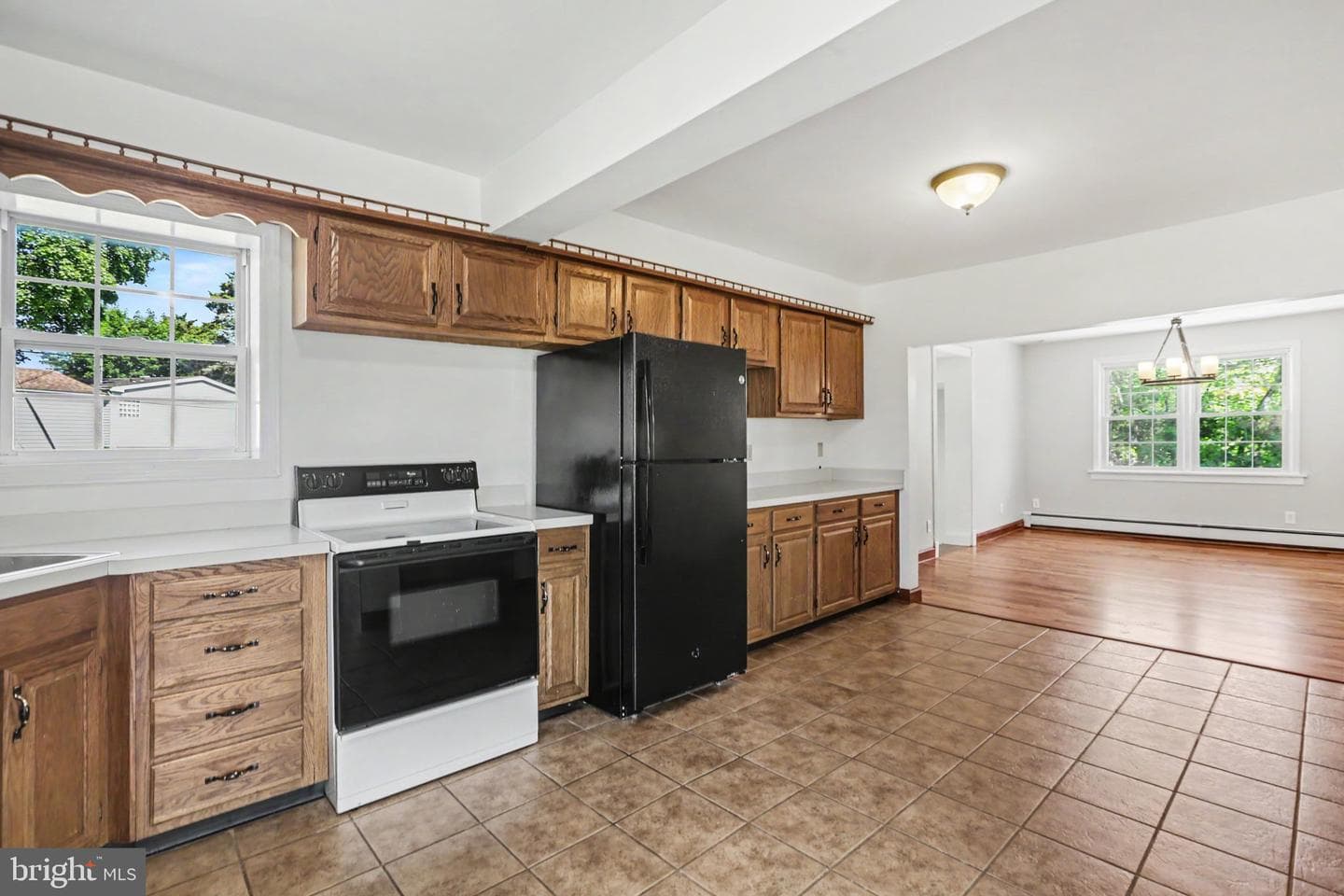 214 N Railroad Street photo 11