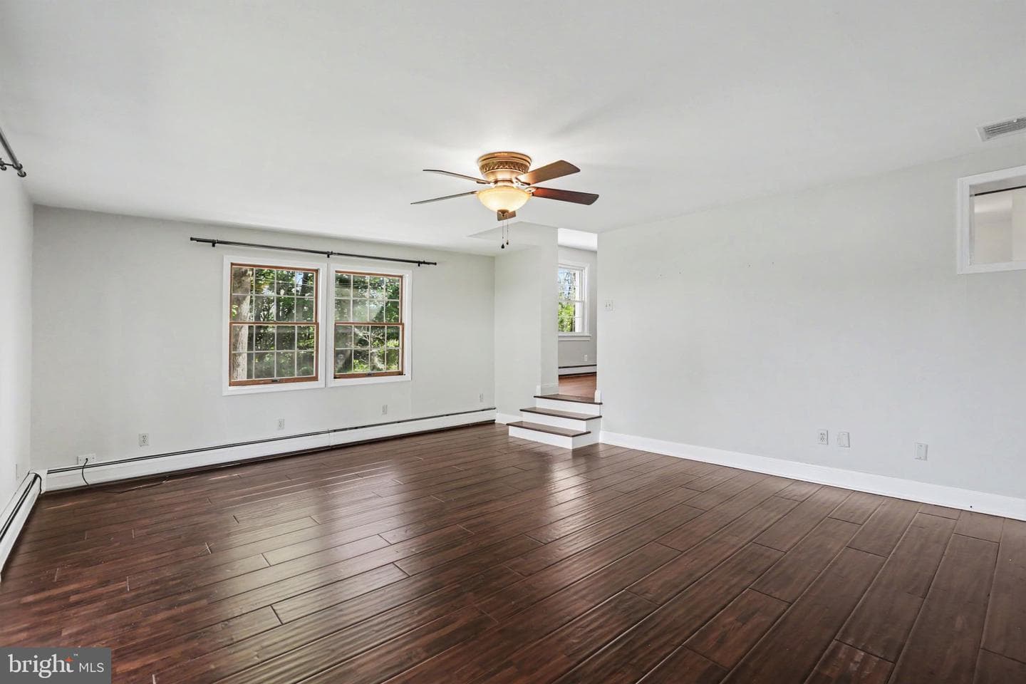 214 N Railroad Street photo 8