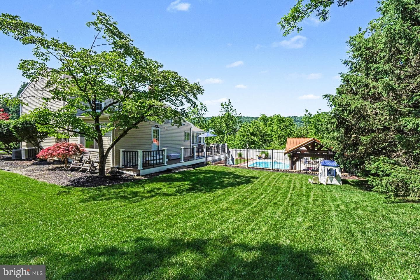 2265 Forest Hills Drive photo 3