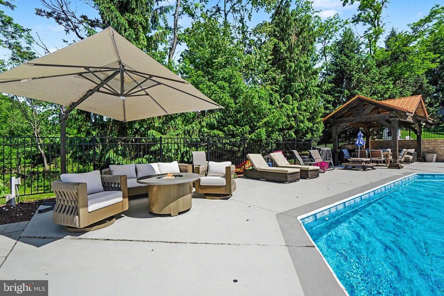 2265 Forest Hills Drive photo 30