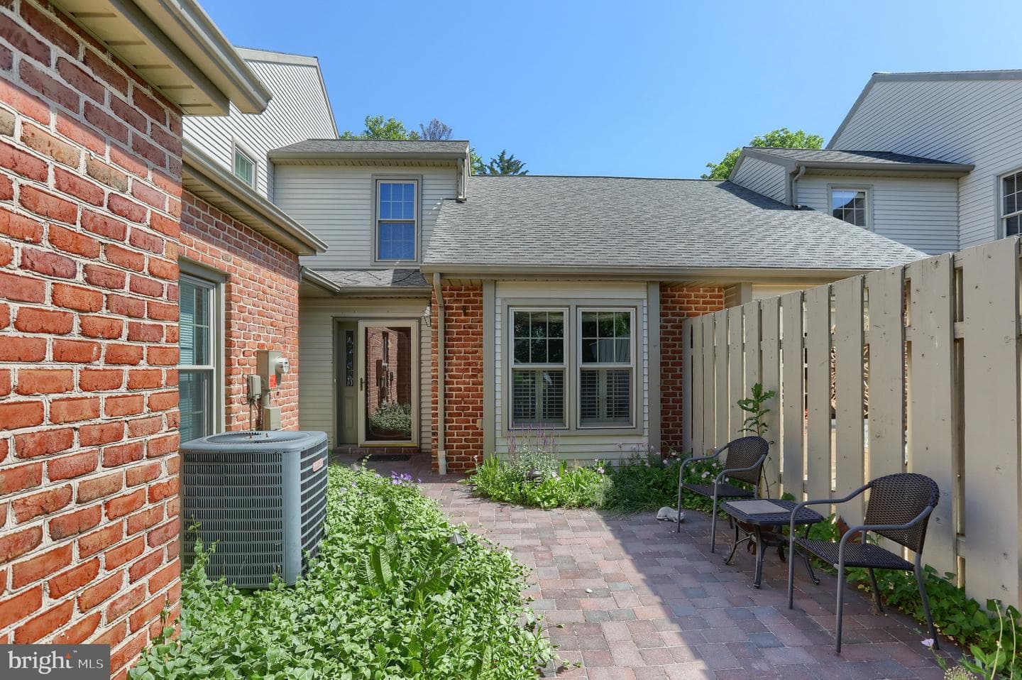 29 Cambridge Drive photo 4