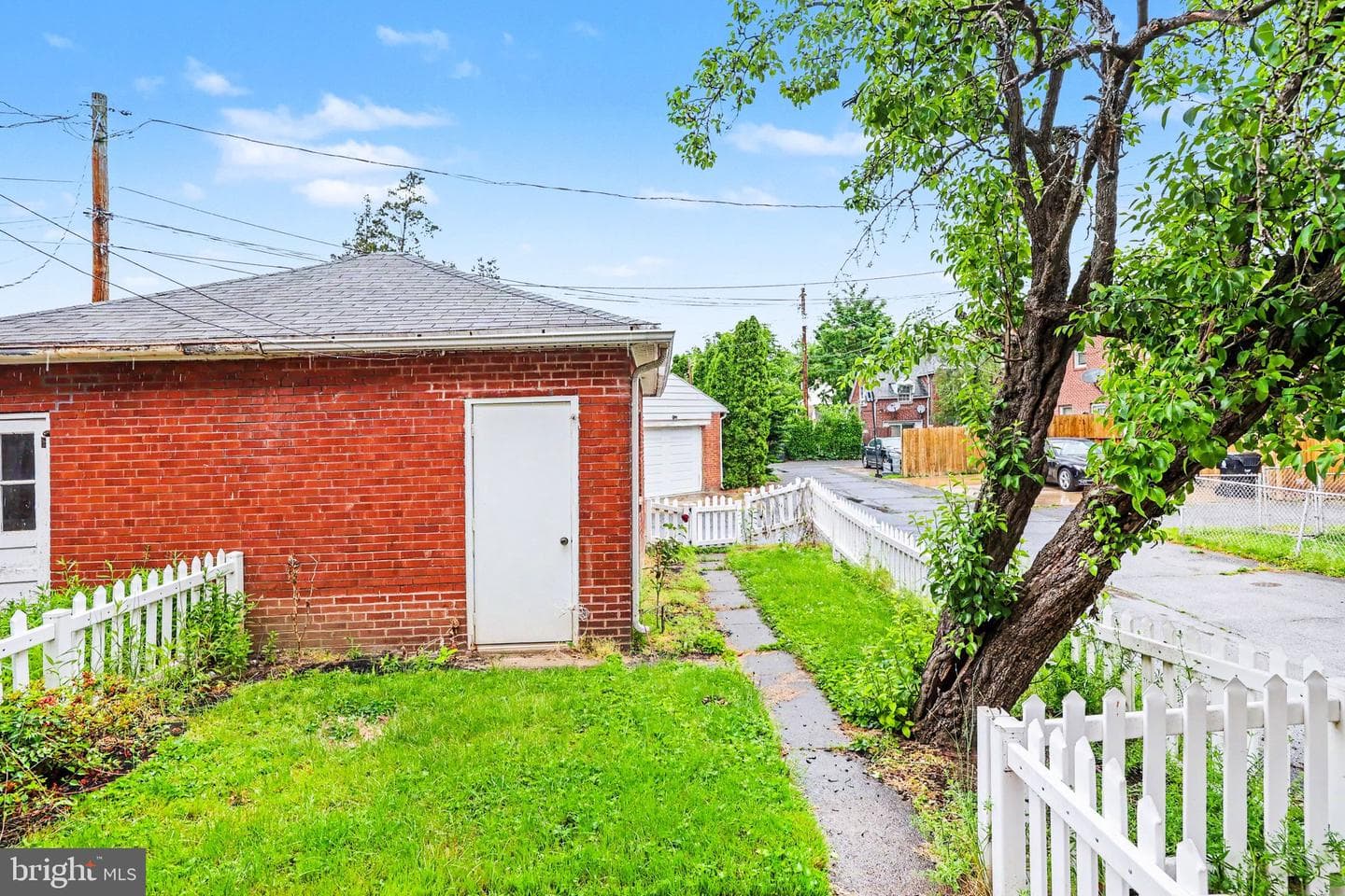 508 Graham Street photo 34